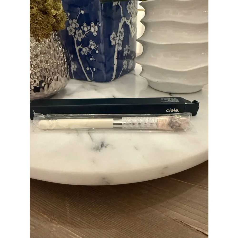 ciele The Flush Blush Brush